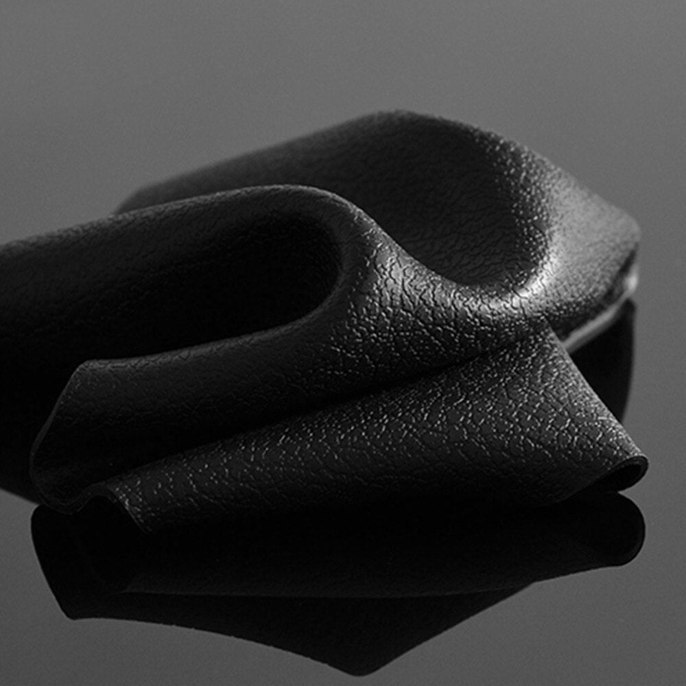 Rylybons Anti-Slip Silicone Car Mat – Modern Dashboard Ornament